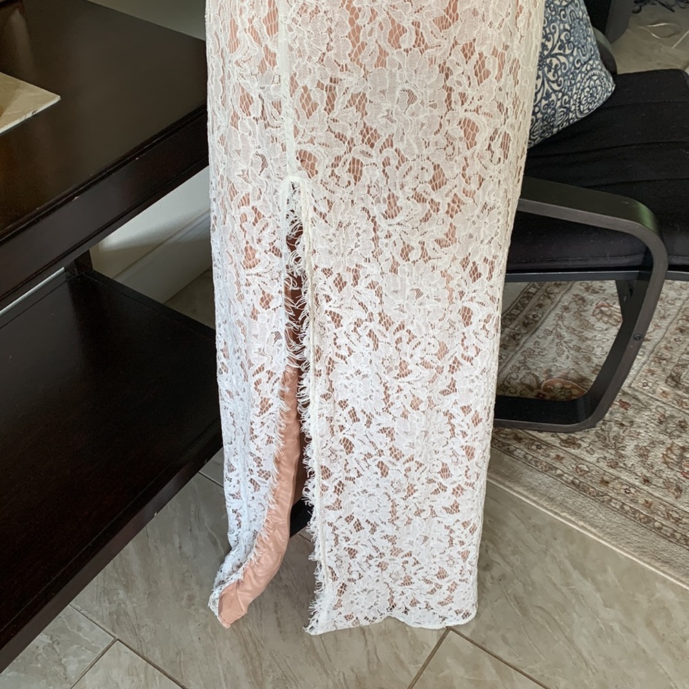 NWT Showpo Do+Be Looking Me Over Off white lace floral boho Maxi Dress large - Picture 10 of 15